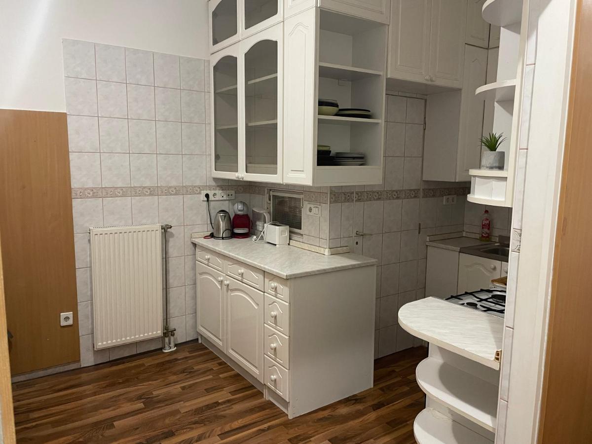 Lovely Apartment On Raday Corso Boedapest Buitenkant foto