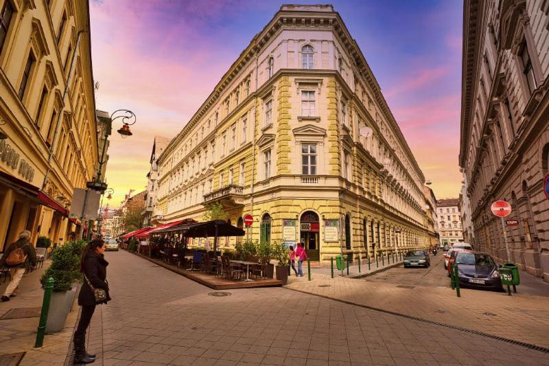 Lovely Apartment On Raday Corso Boedapest Buitenkant foto